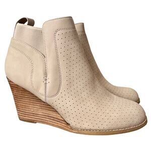 DV Dolce Vita Womens Gerdy Wedgie Ankle Boots‎ US 8.5 Beige Pull On Neutral NEW